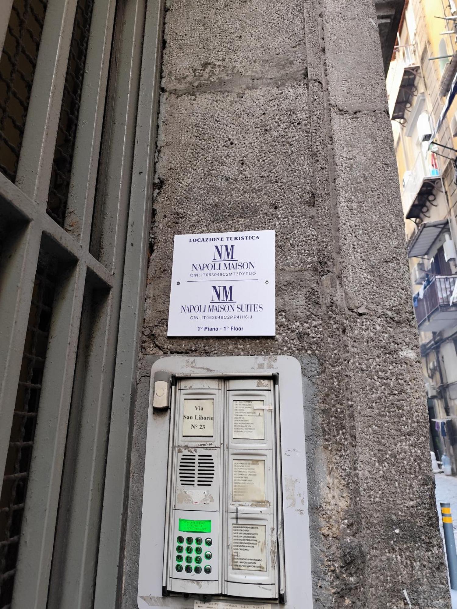Napoli Maison Suite Exteriör bild